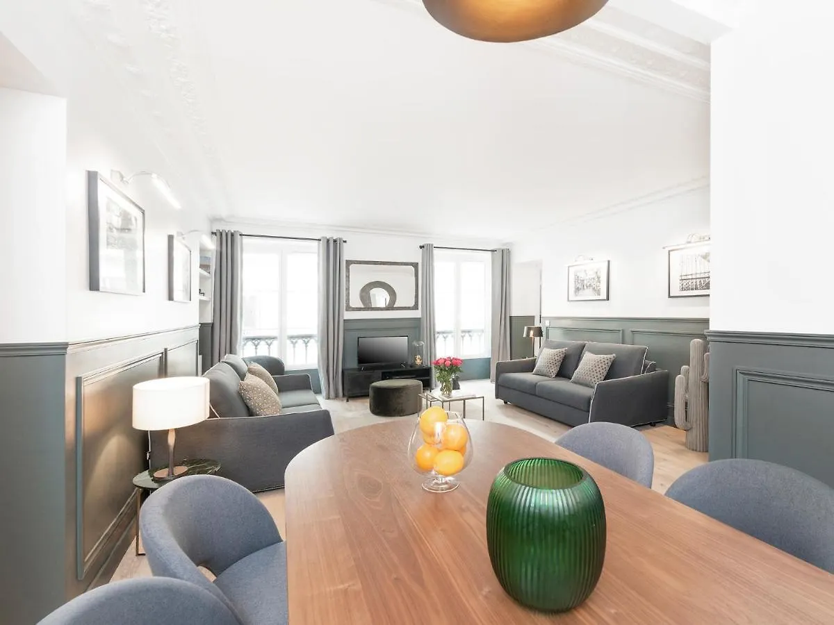 Livinparis - Luxury 3 Bedrooms Le Louvre II 0*, Parigi