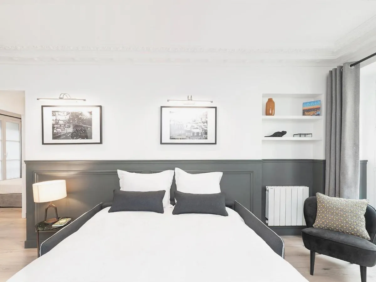 Livinparis - Luxury 3 Bedrooms Le Louvre II Francia