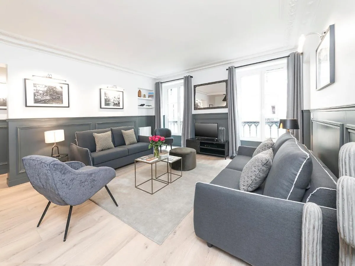 Livinparis - Luxury 3 Bedrooms Le Louvre II